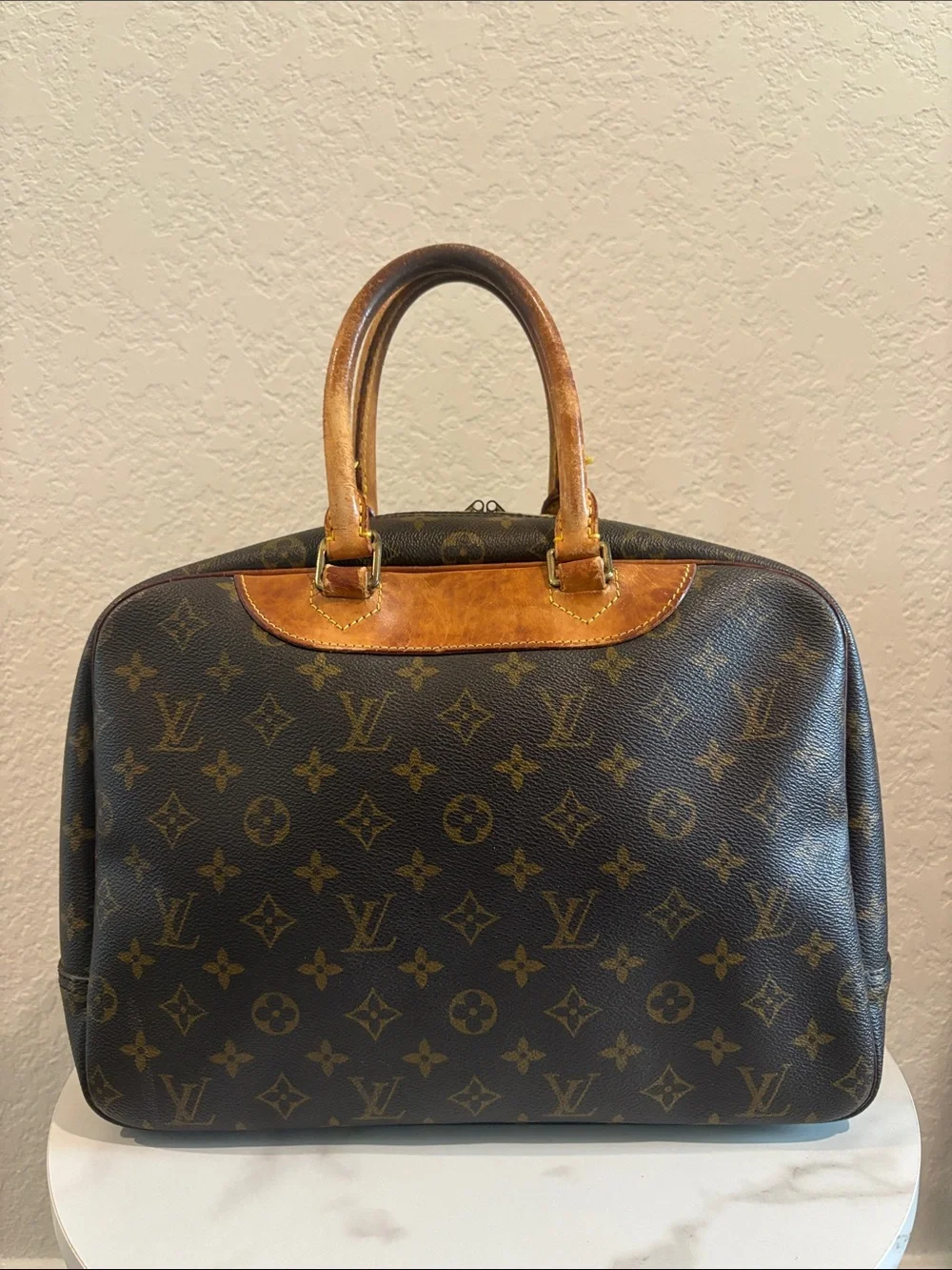 Sold LOUIS VUITTON VI0948 Monogram Deauville Handbag - Picture 4 of 16